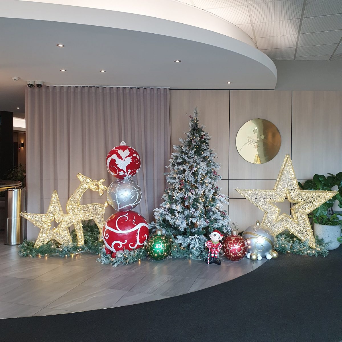 christmas decorstions at Canberra southern cross club.